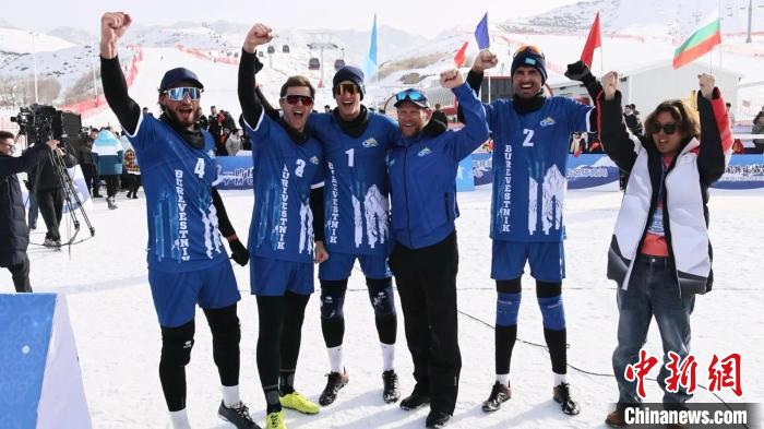 2025年中国国际雪地排球邀请赛在天山天池落幕，