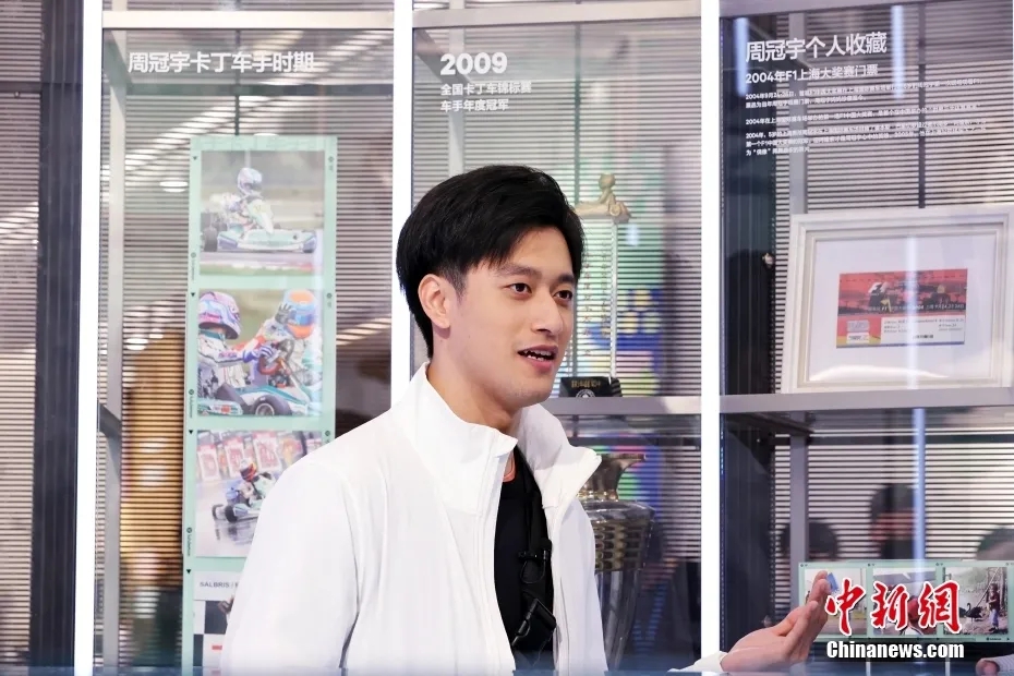 二十年前那个中国男孩携F1梦想回家，如今周冠宇