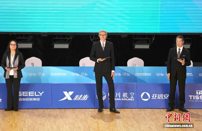 成都世运会名场面：跨文化交融下的赛场传奇