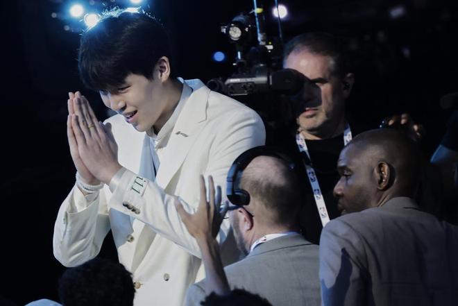 杨瀚森G联赛爆发震撼波特兰媒体，开拓者眼光获