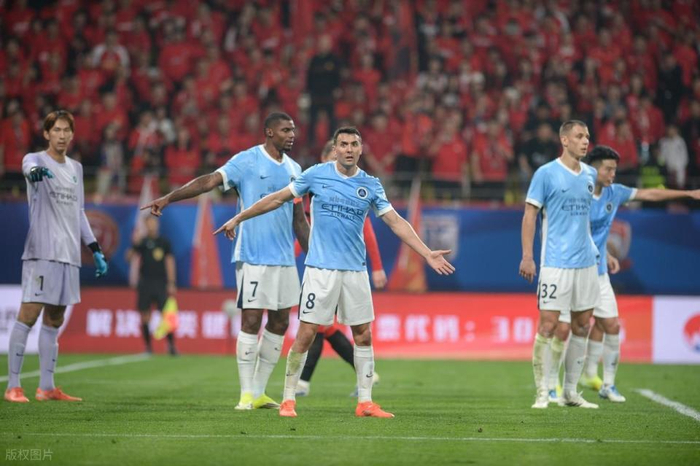 深足主场迎战津门虎 双方陷困境争夺关键三分