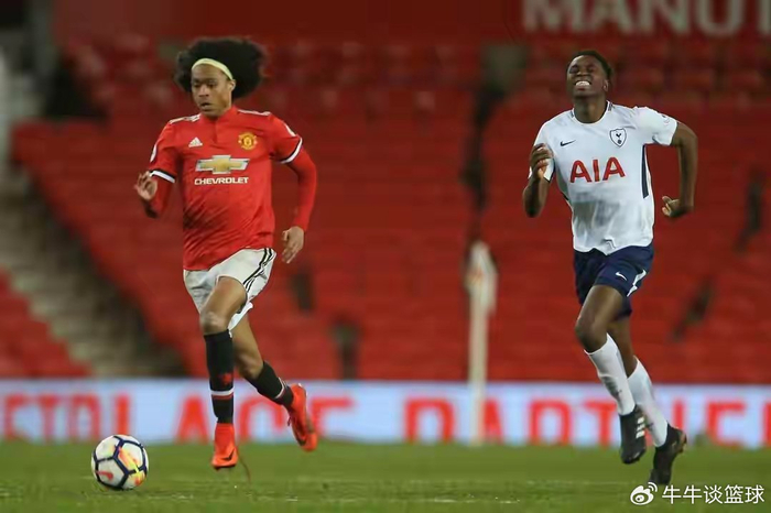 从曼联青训到英冠边缘：钟塔西的天赋陨落之路